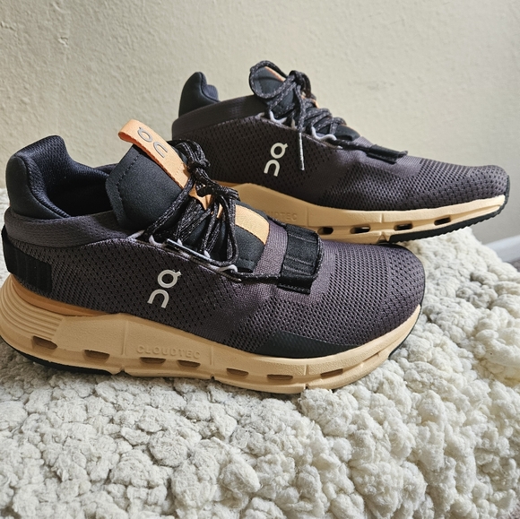 On Cloudnova Sneakers Size 6.5 - Picture 6 of 8